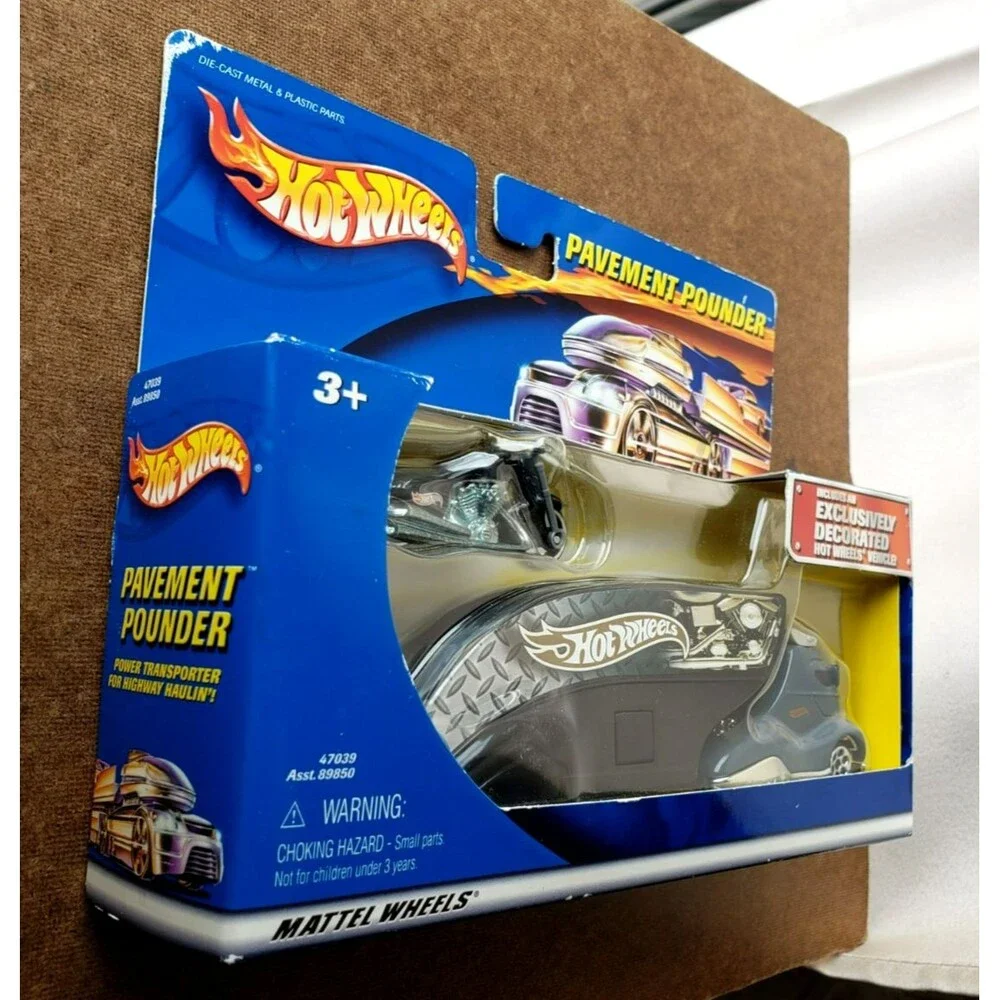 Hot Wheels PAVEMENT POUNDERS CABOVER TRUCK & SCHORCHIN' SCOOTER #47039 Groupe 13